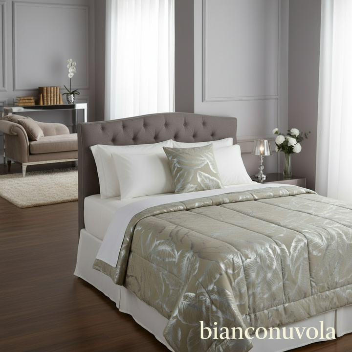 trapunta, realizzata in morbidissimo velluto di altissima qualità