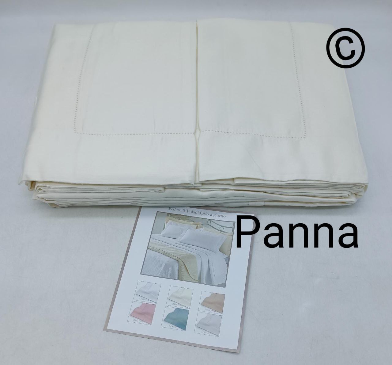 Completo Lenzuola Matrimoniale in Raso di Puro Cotone: L'Eleganza Italiana per la Tua Camera da Letto