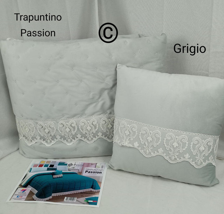 Ttrapuntino matrimoniale maxi in morbidissimo velluto, una scelta di stile e comfort per la tua camera da letto.