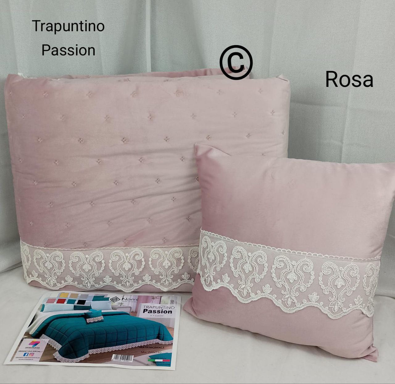 Ttrapuntino matrimoniale maxi in morbidissimo velluto, una scelta di stile e comfort per la tua camera da letto.