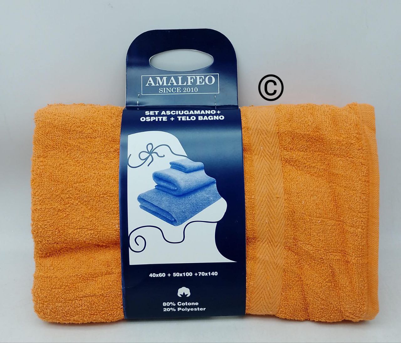set da bagno composto da tre  pezzi