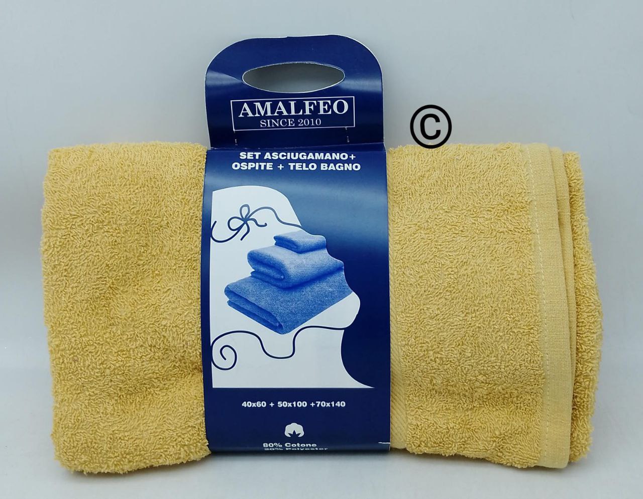 set da bagno composto da tre  pezzi