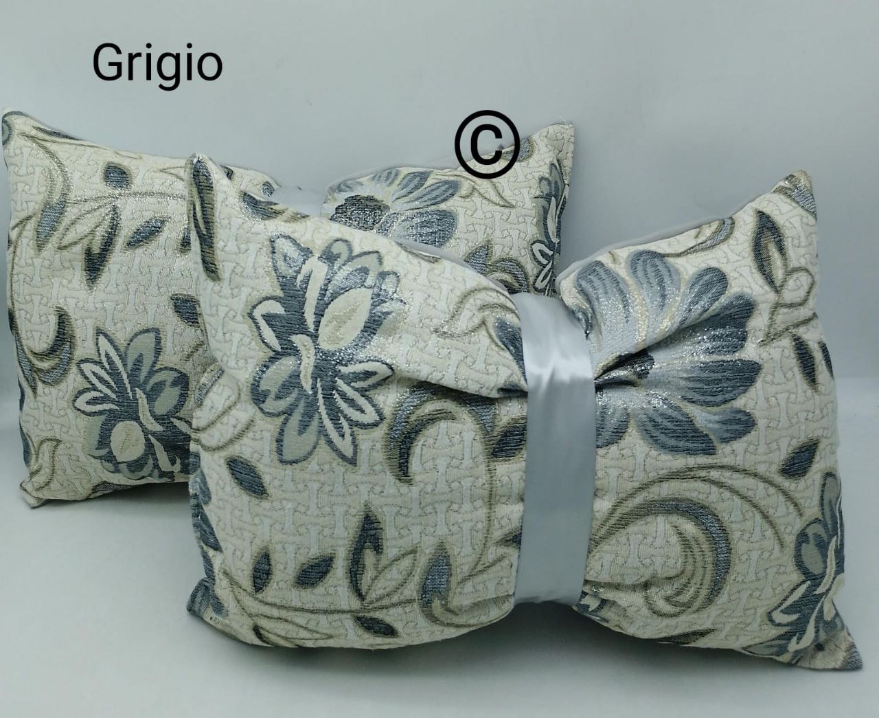 Coppia Cuscini Gobelin a Fiocco