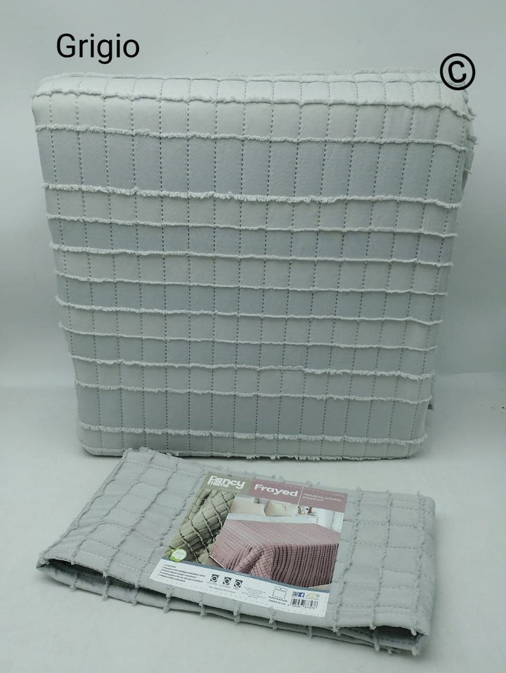 trapuntino matrimoniale in pregiato tessuto jacquard