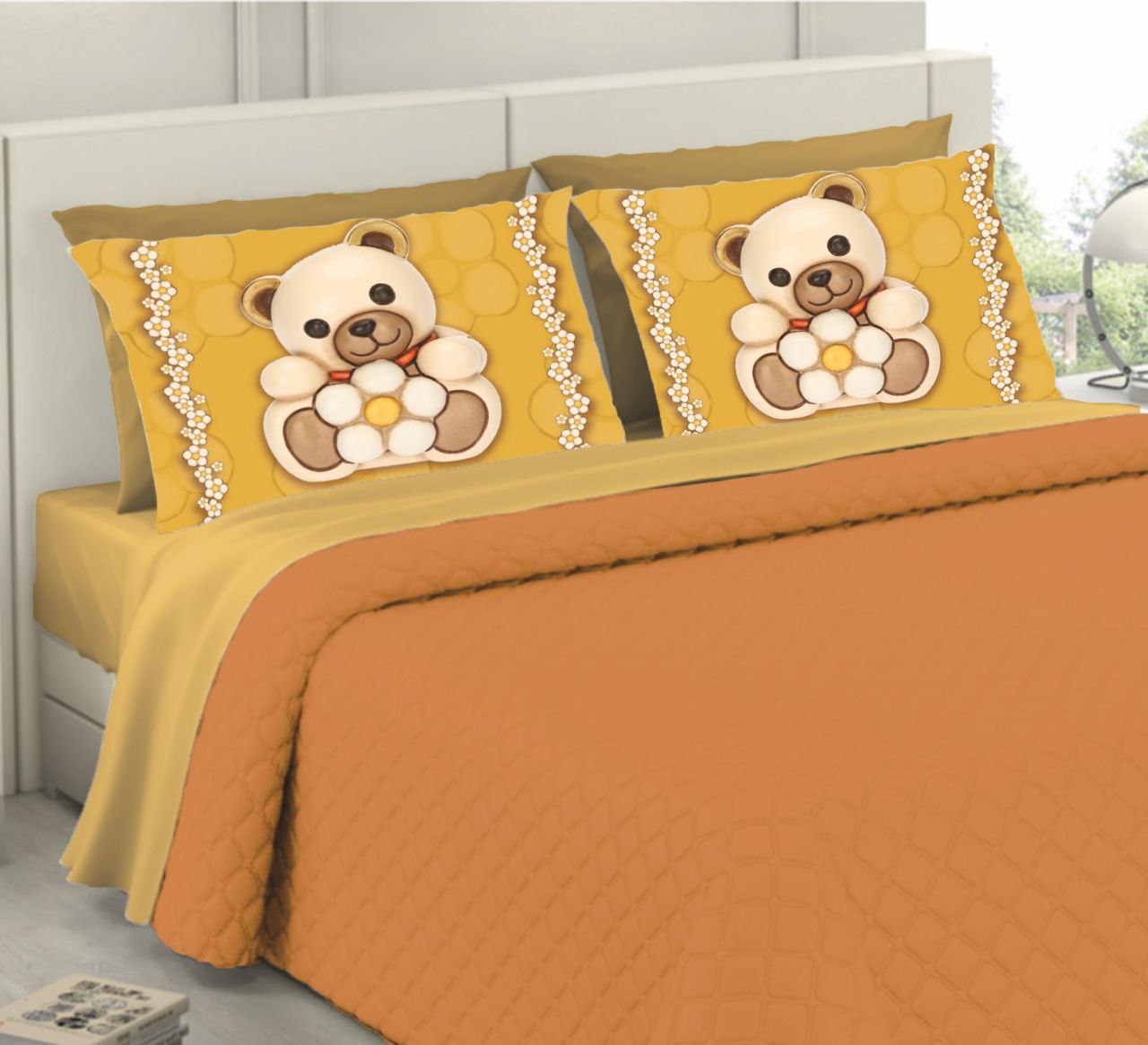 Lenzuola in tinta unita con quattro federe coordinate