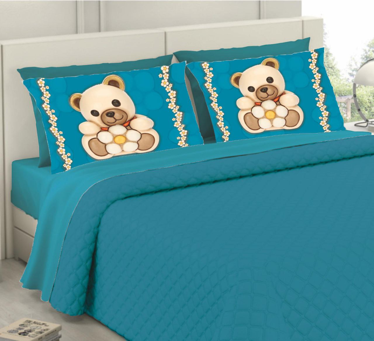 Lenzuola in tinta unita con quattro federe coordinate