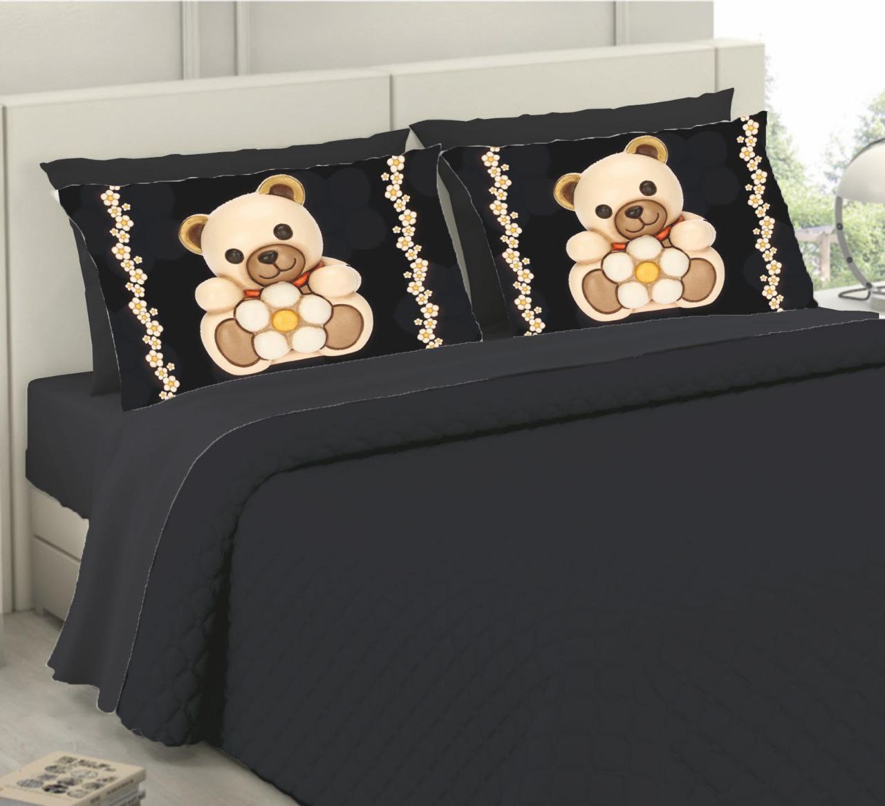 Lenzuola in tinta unita con quattro federe coordinate