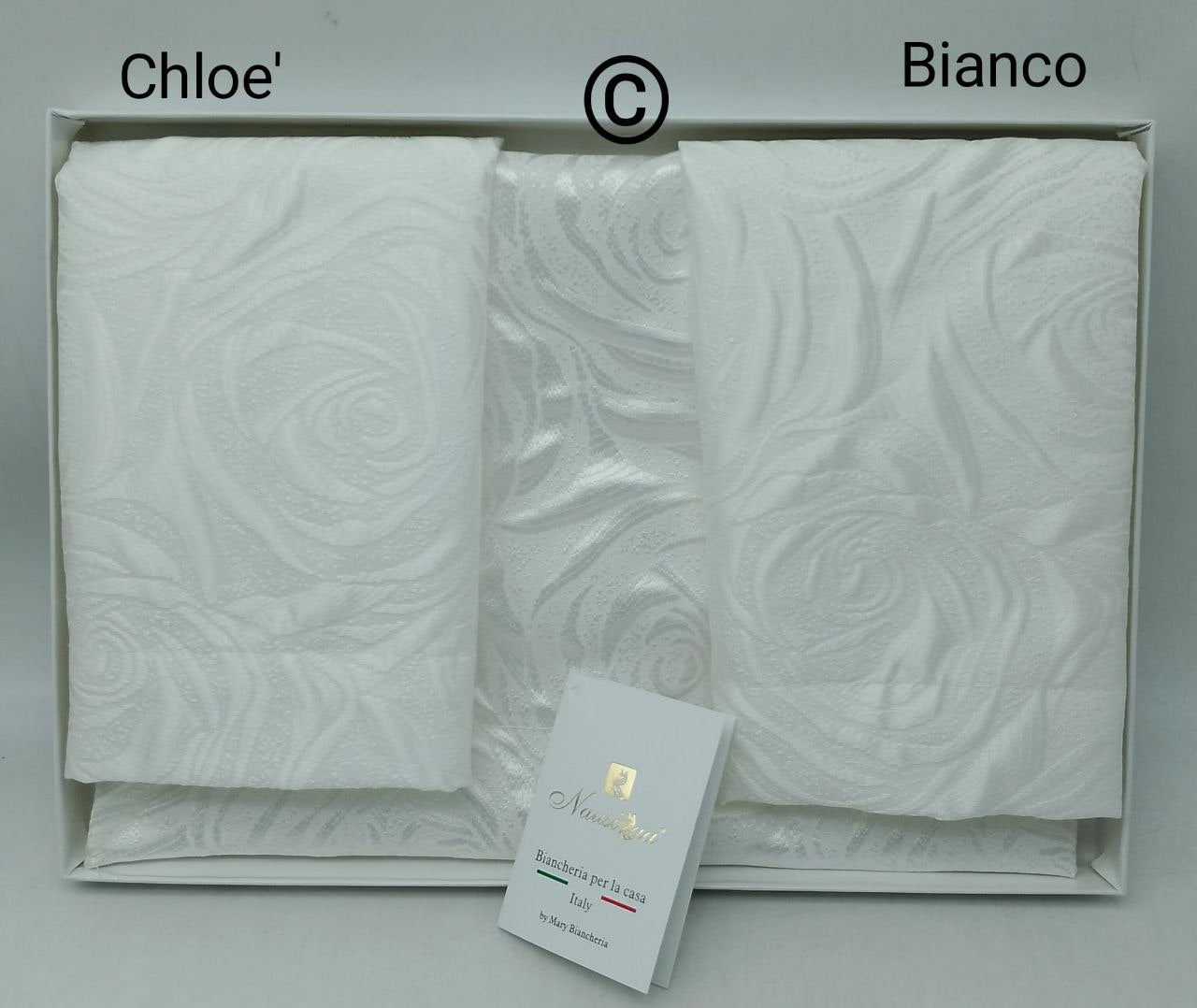 Tris centri con disegni jacquard