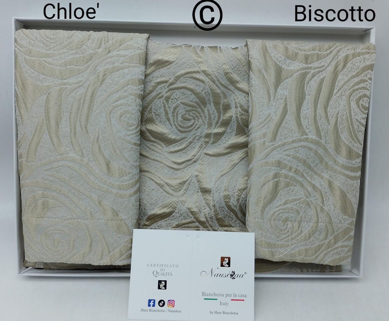 Tris centri con disegni jacquard