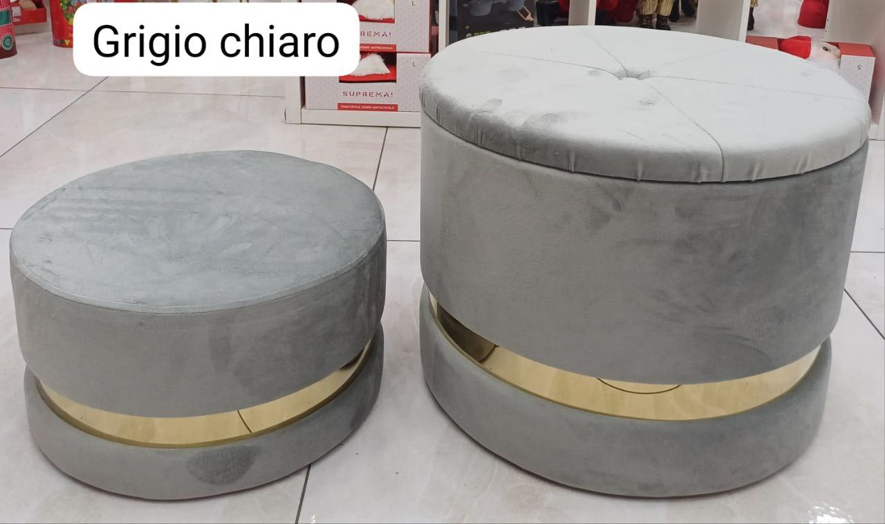 set 2 pezzi pouf in morbidissimo velluto con fascia oro.