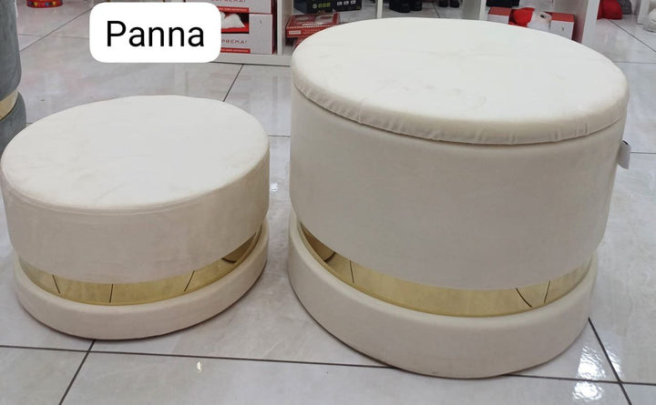 set 2 pezzi pouf in morbidissimo velluto con fascia oro.