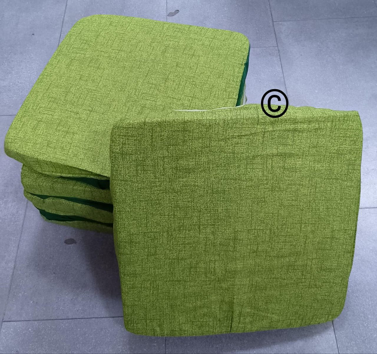 Cuscino sia tinta unita che a fantasia con molla