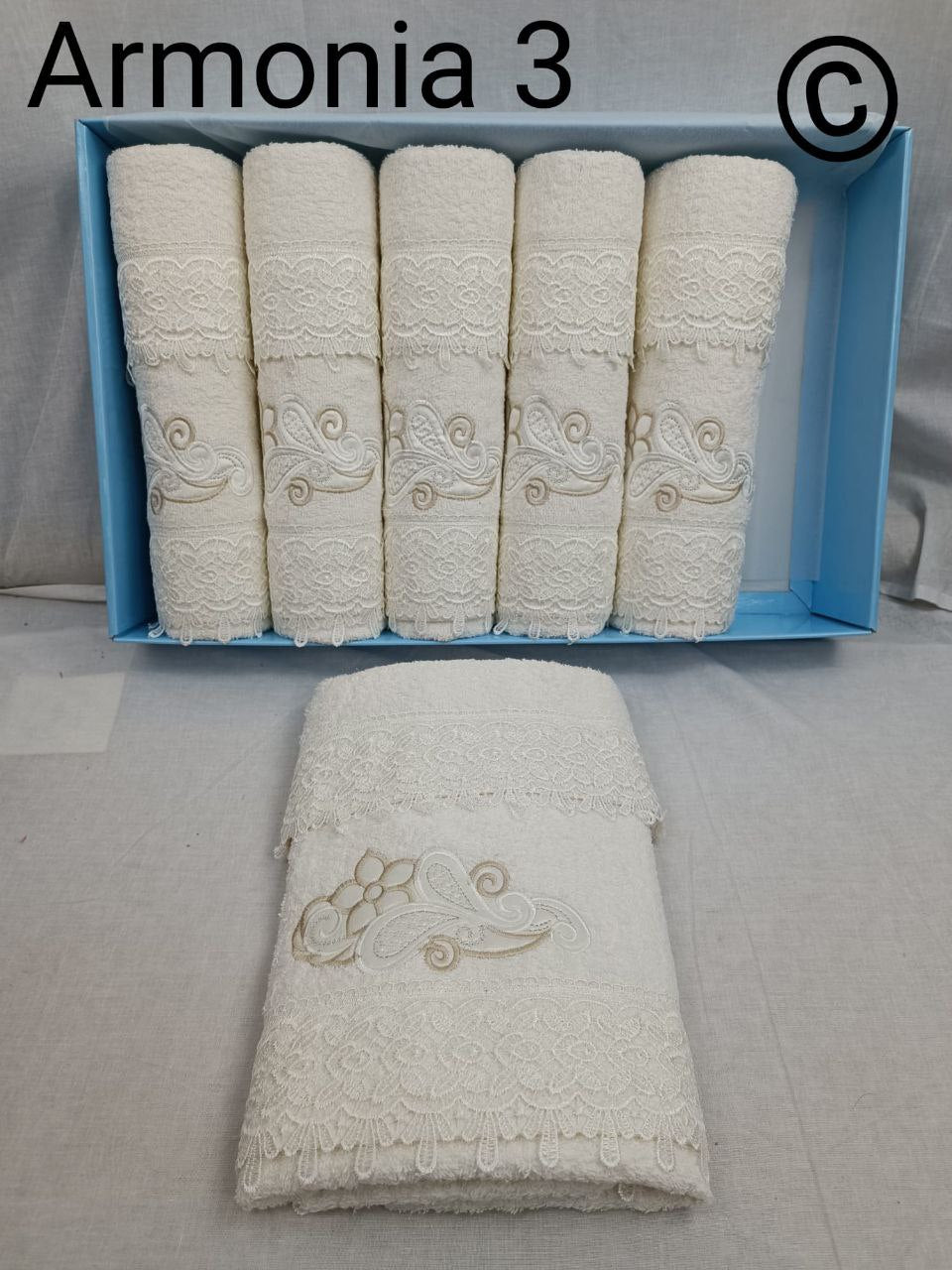 Nuovo e Raffinato Set Asciugamani Ferlen 6+6 con Preziosa Balza in Macramè