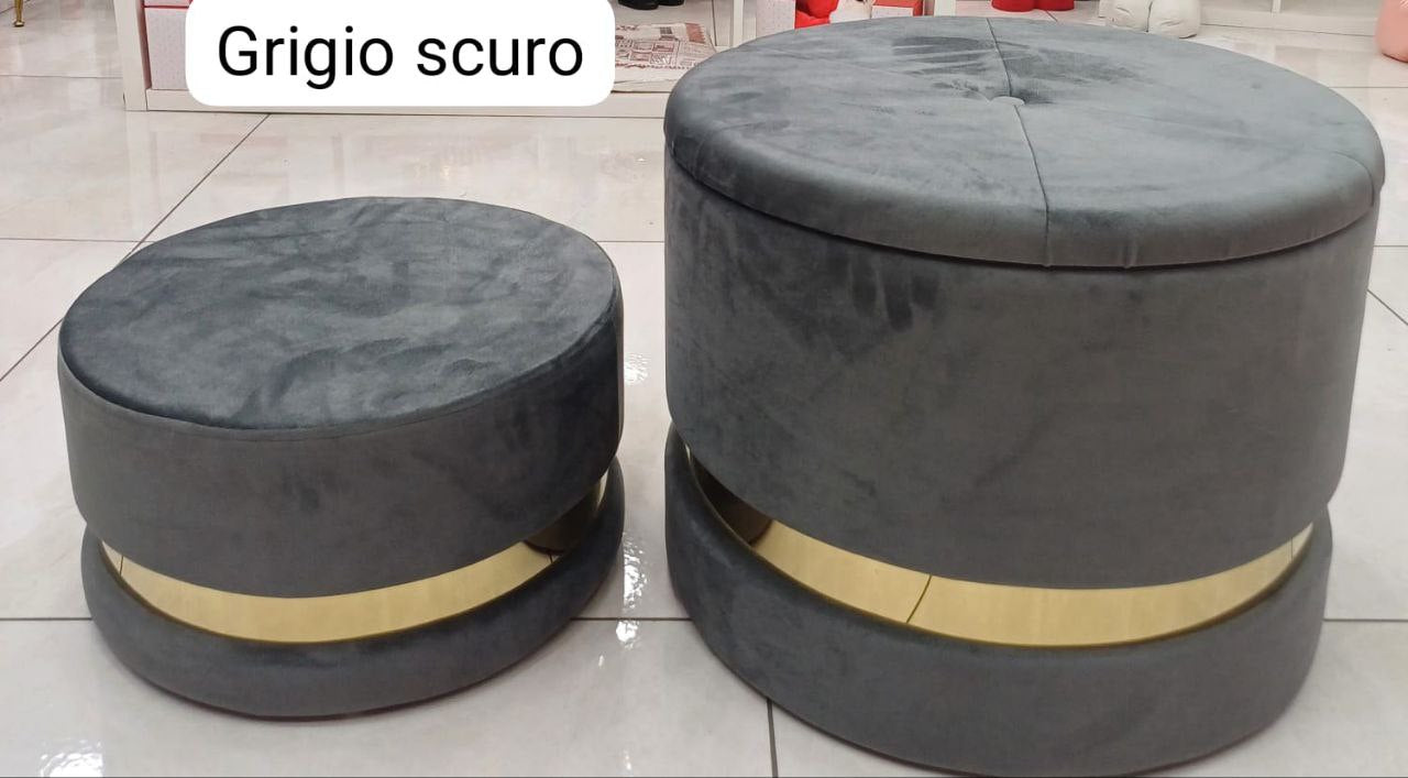 set 2 pezzi pouf in morbidissimo velluto con fascia oro.
