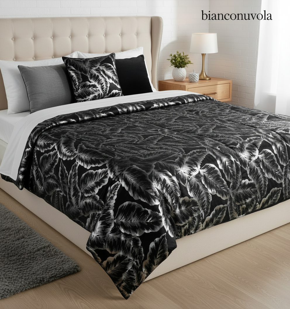 trapunta, realizzata in morbidissimo velluto di altissima qualità