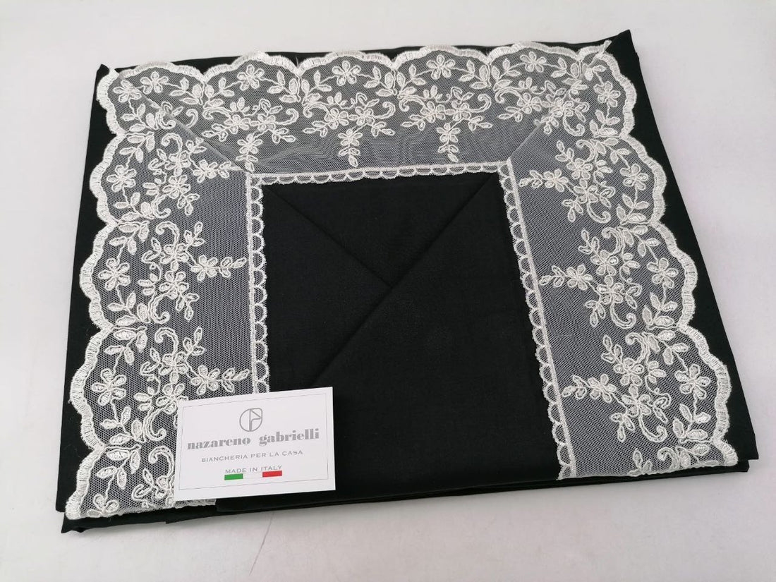 Completo Lenzuola Nazareno Gabrielli in Cotone con Elegante Balza in Tulle e Raffinato Macramè