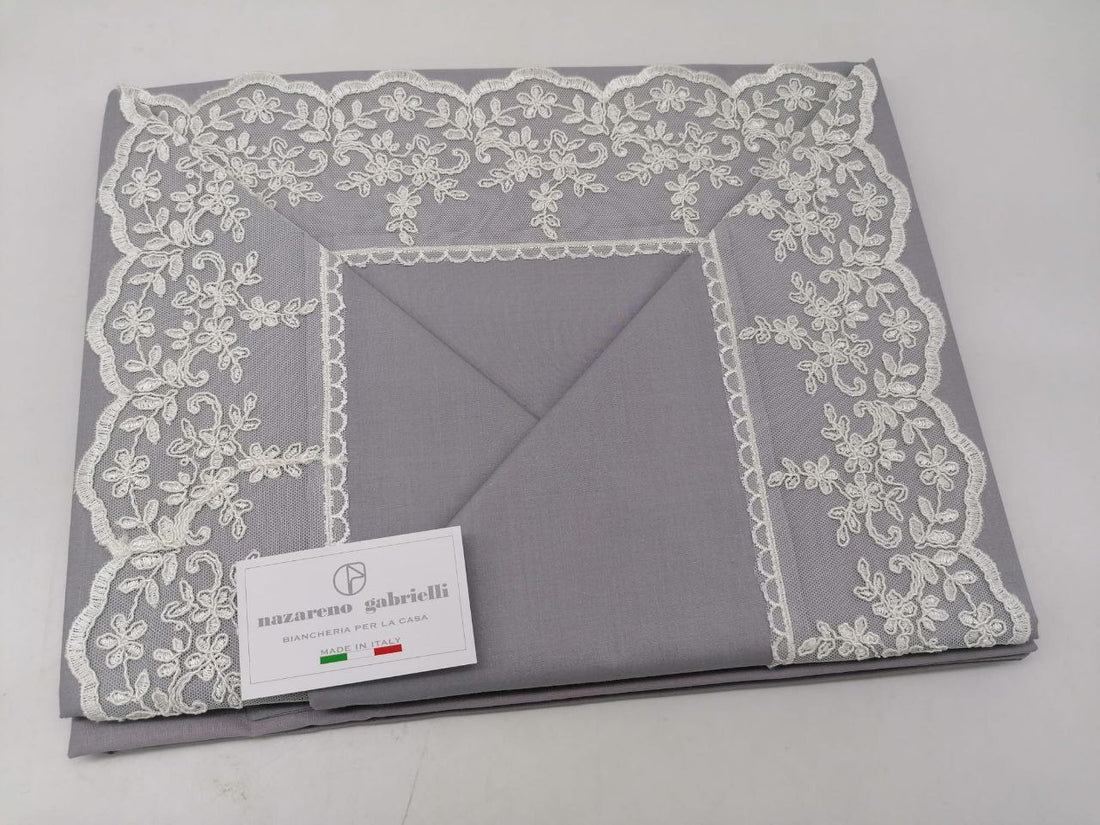Completo Lenzuola Nazareno Gabrielli in Cotone con Elegante Balza in Tulle e Raffinato Macramè