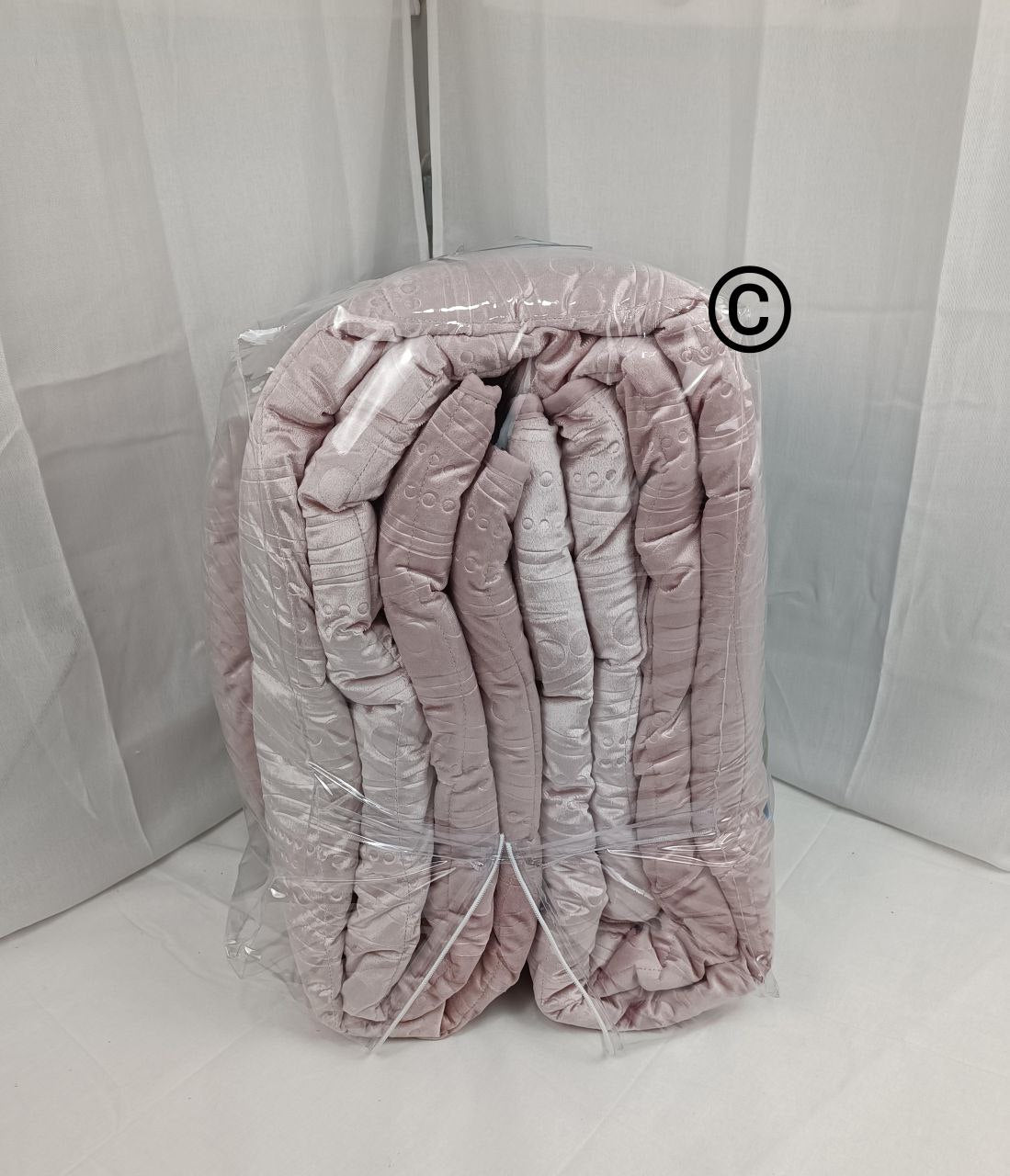 Nuova Trapunta Diodor in Morbidissimo Velluto Jacquard Inciso